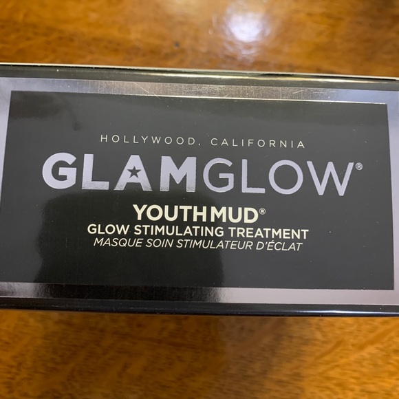Price Drop, Was $50!!GLAM GLOW BUNDLE!!! - Picture 3 of 12